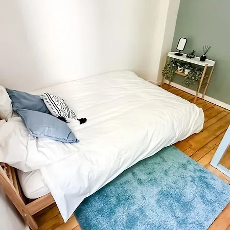 Apartment Colorful Vegetal Tiny House Paris *